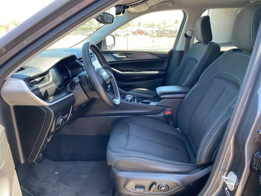 2023 Jeep Grand Cherokee L Laredo