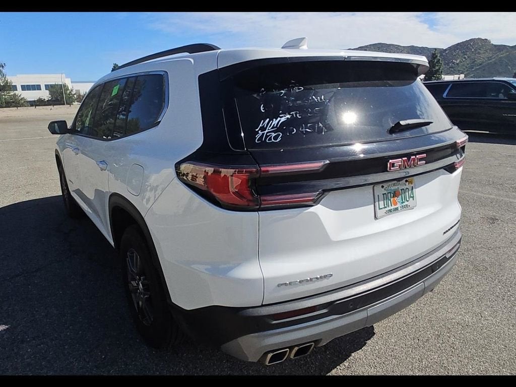 2025 GMC Acadia Elevation