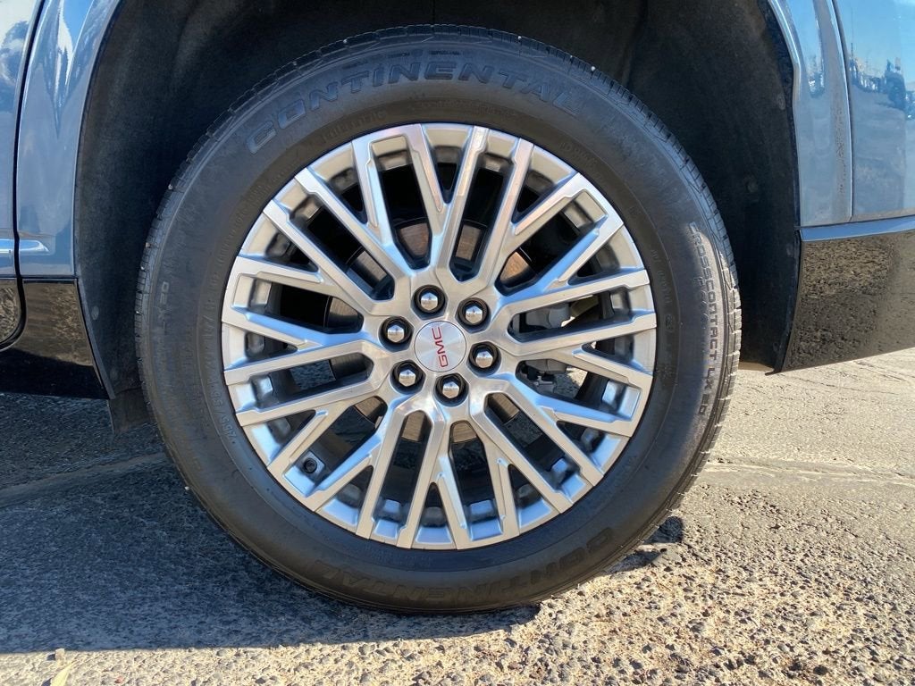 2024 GMC Acadia Denali