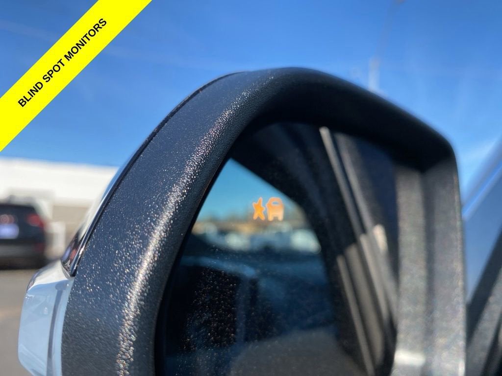 2024 Chevrolet Traverse LS