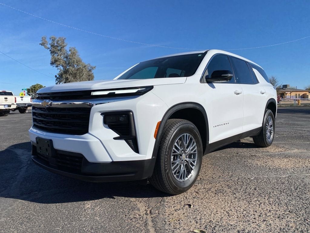 2024 Chevrolet Traverse LS