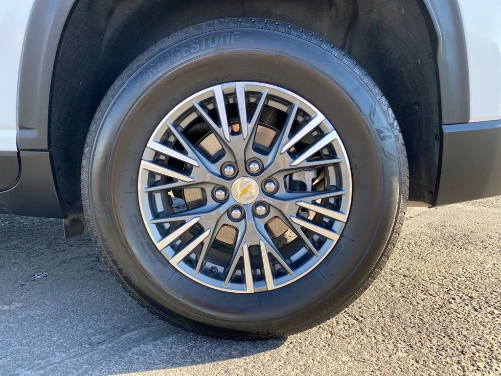 2024 Chevrolet Traverse LS