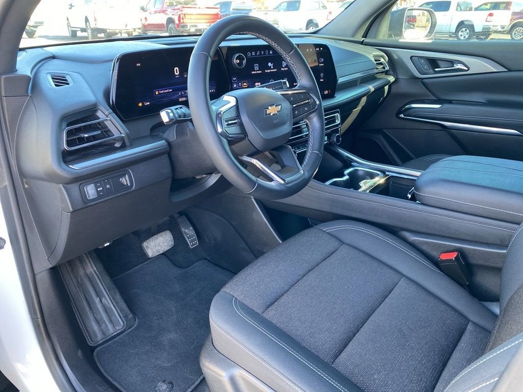 2024 Chevrolet Traverse LS