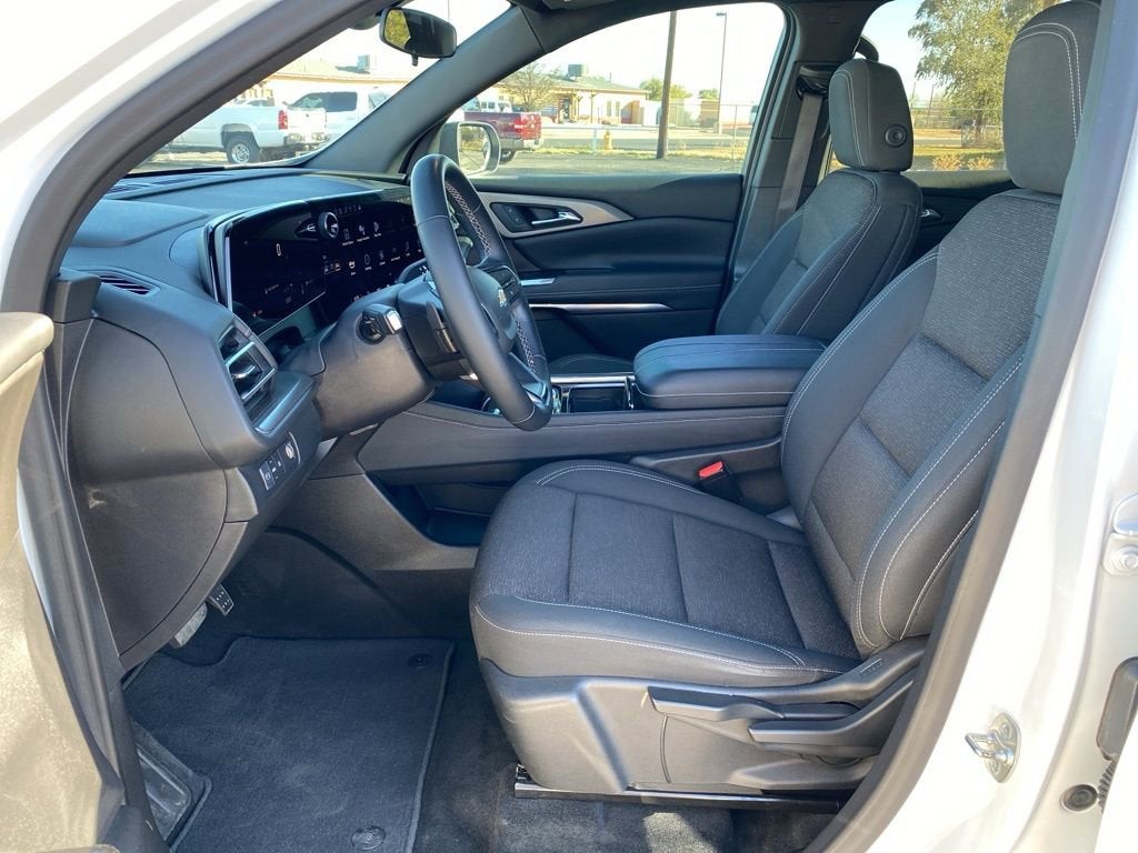 2024 Chevrolet Traverse LS