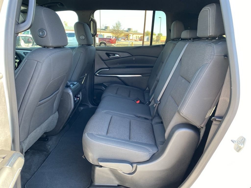 2024 Chevrolet Traverse LS