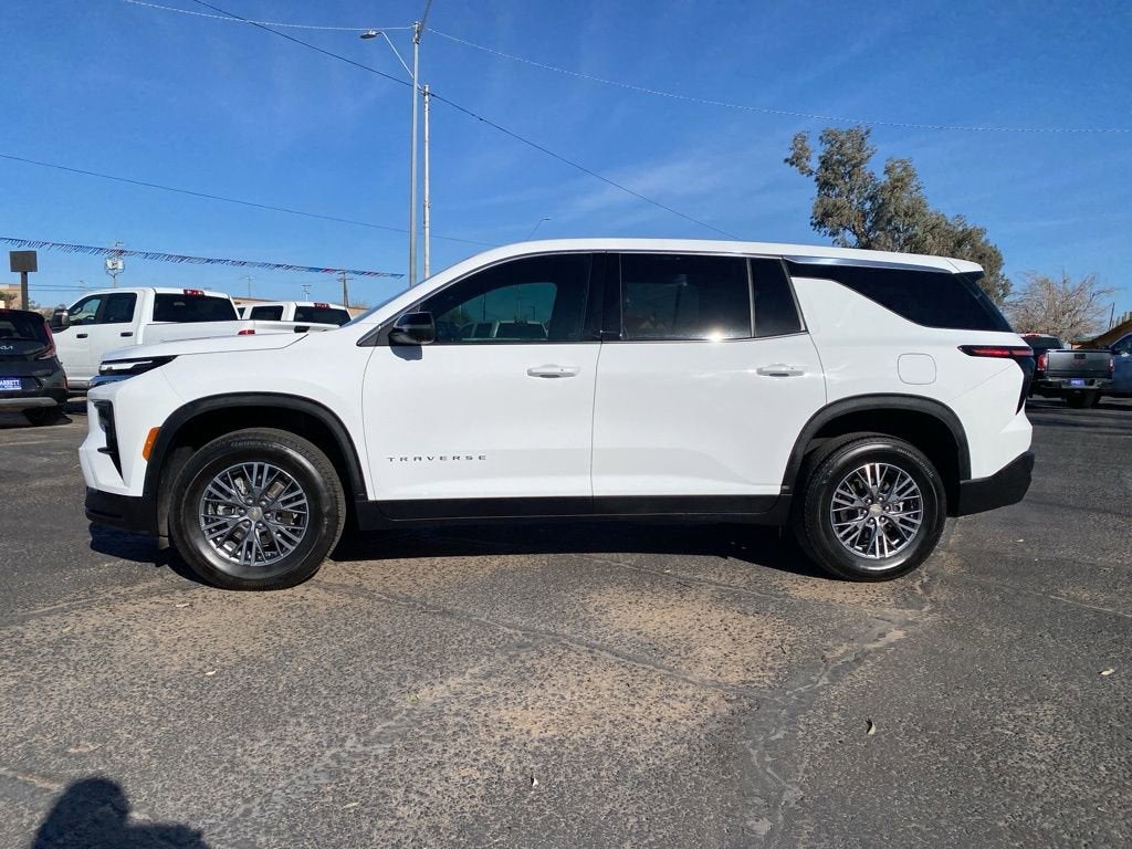 2024 Chevrolet Traverse LS