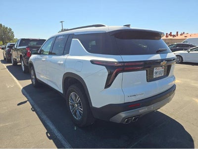 2024 Chevrolet Traverse LT