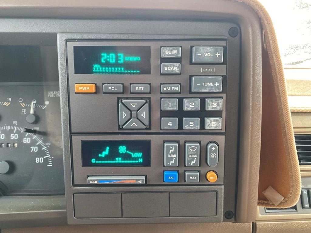 1994 Chevrolet Suburban Base