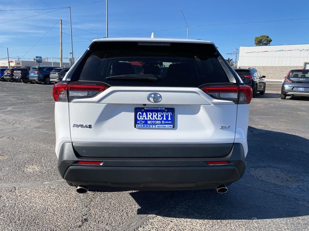 2025 Toyota RAV4 XLE