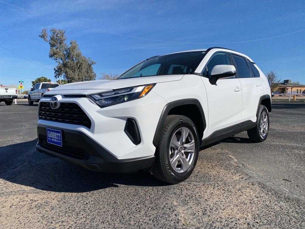2025 Toyota RAV4 XLE