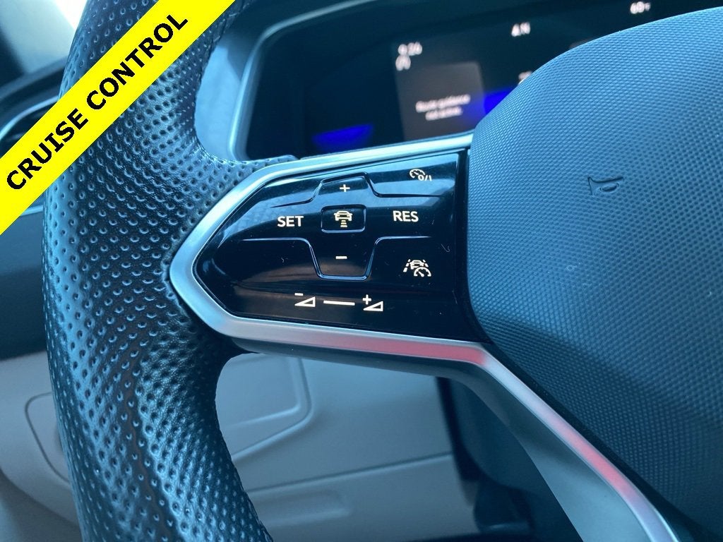 2022 Volkswagen Tiguan SE R-Line Black