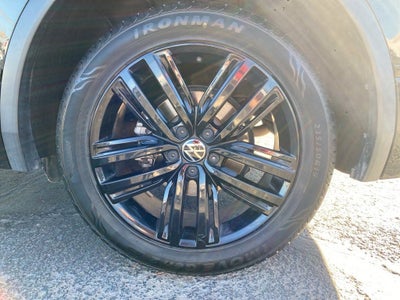 2022 Volkswagen Tiguan SE R-Line Black