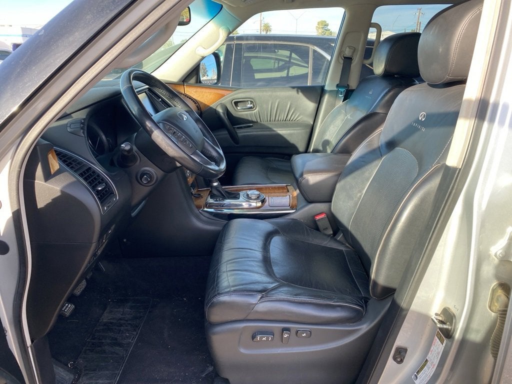 2012 INFINITI QX56 7-passenger