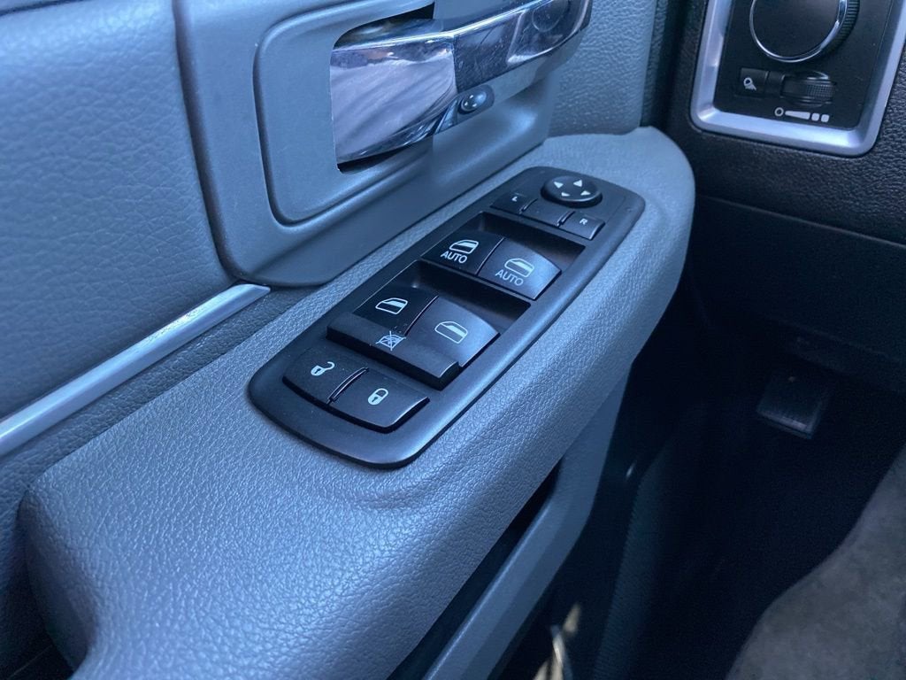2017 RAM 1500 SLT