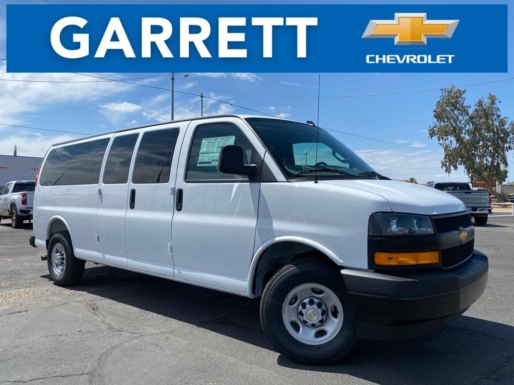 2026 Chevrolet Express Passenger 1LS