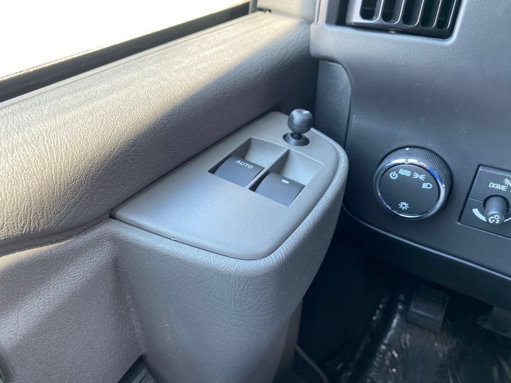 2026 Chevrolet Express Passenger LS - Photo 24