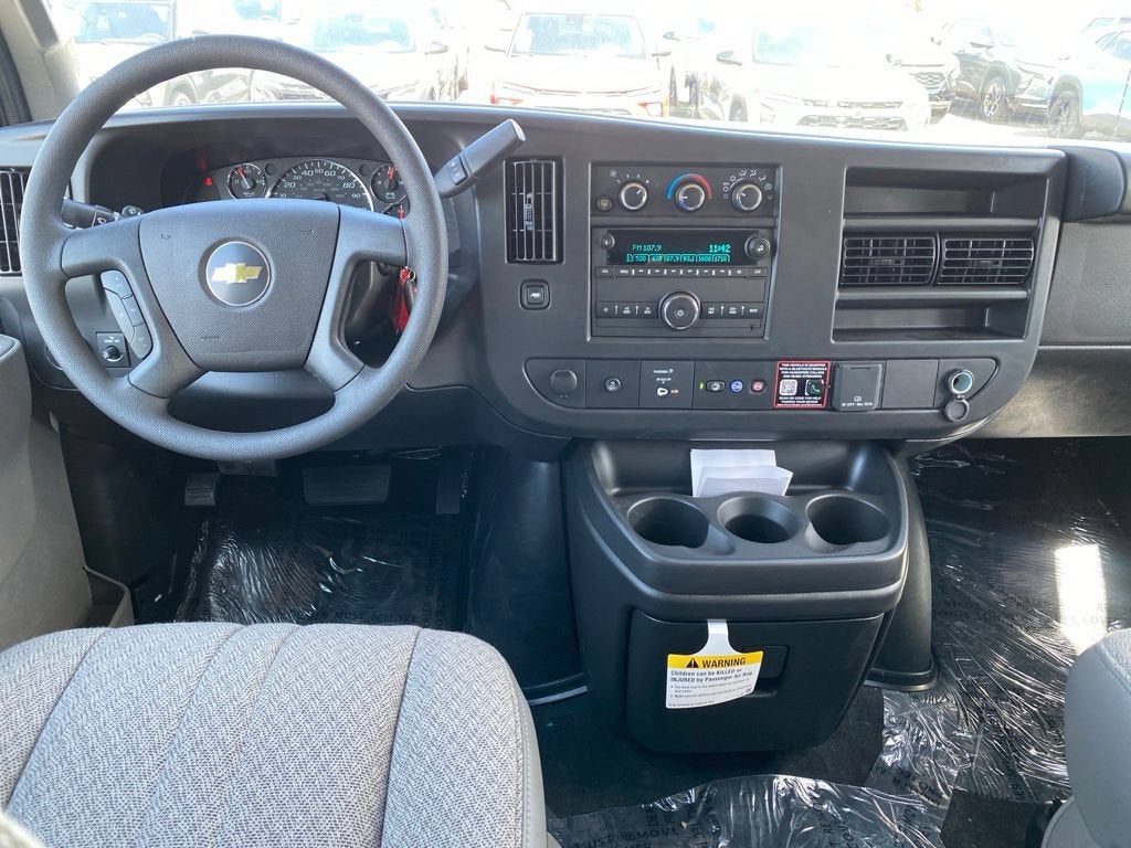 2026 Chevrolet Express Passenger 1LS