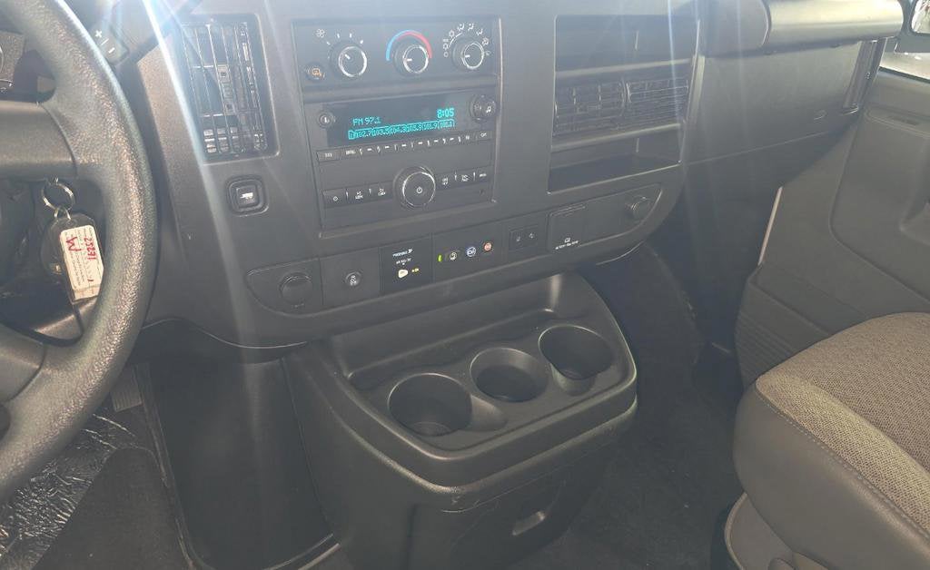 2025 Chevrolet Express Passenger 1LT
