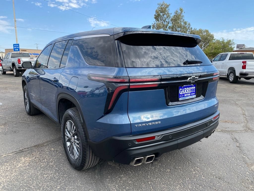 2024 Chevrolet Traverse LS