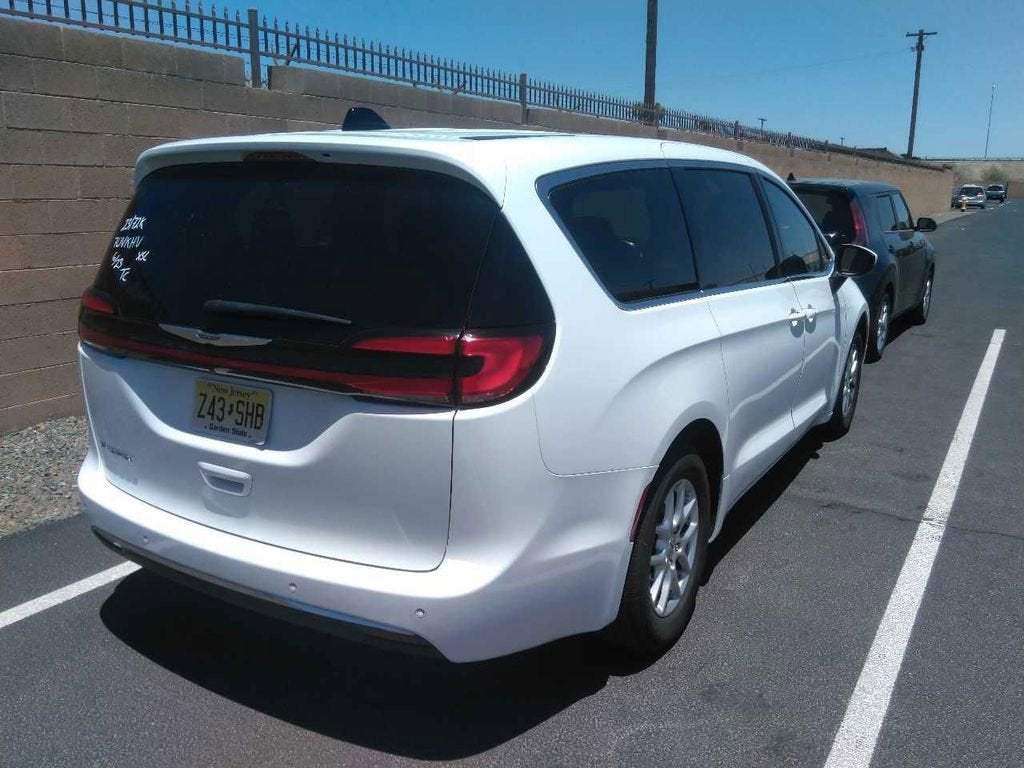 2023 Chrysler Pacifica Touring L