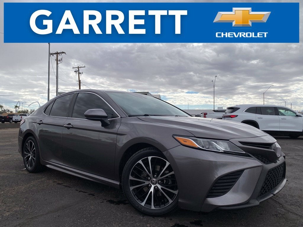 2020 Toyota Camry SE